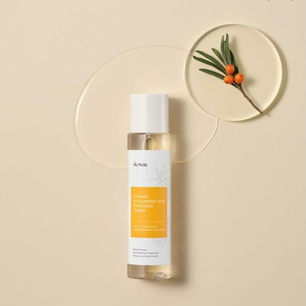 iUNIK Vitamin Hyaluronic Acid Vitalizing Toner 200 ml - Tonico viso 4 iUNIK Vitamin Hyaluronic Acid Vitalizing Toner 200 ml - Tonico viso