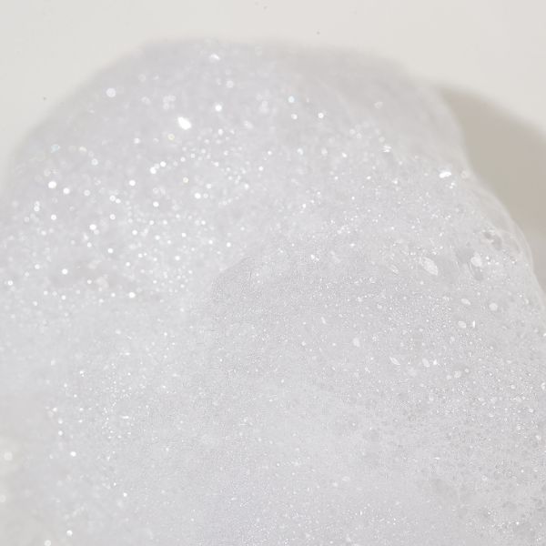 LADOR Anti-Dandruff Shampoo 530ml 4 LADOR Anti-Dandruff Shampoo foam