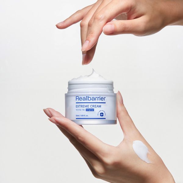 REAL BARRIER Extreme Cream 50ml 2 REAL BARRIER Extreme Cream texture