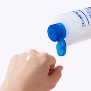 REAL BARRIER Extreme Essence Toner texture