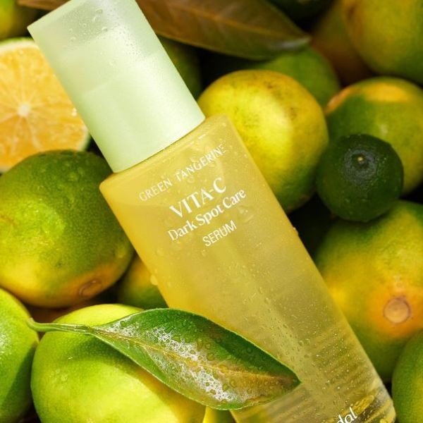 GOODAL Green Tangerine Vita C Dark Spot Care Serum 40ml 3 GOODAL Green Tangerine Vita C Dark Spot Care Serum 40ml - Siero viso