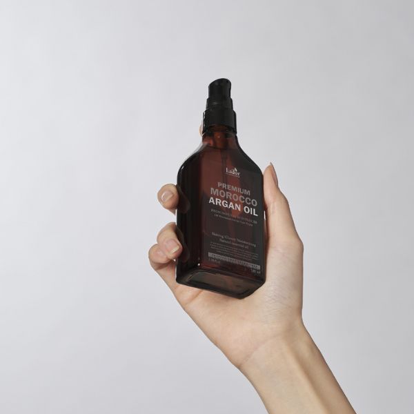 LADOR Premium Morocco Argan Oil 100ml - Olio nutriente capelli 2 LADOR Premium Morocco Argan Oil packaging