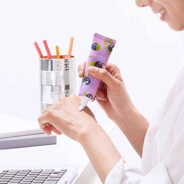 FRUDIA My Orchard Hand Cream Coconut 30g 3 FRUDIA My Orchard Hand Cream Coconut 30g - Crema mani