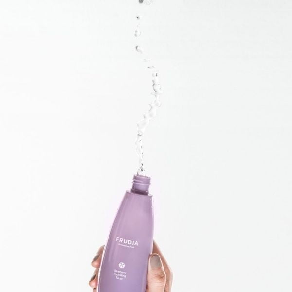 FRUDIA Blueberry Hydrating Toner 195ml 5 FRUDIA Blueberry Hydrating Toner 195ml - Tonico viso