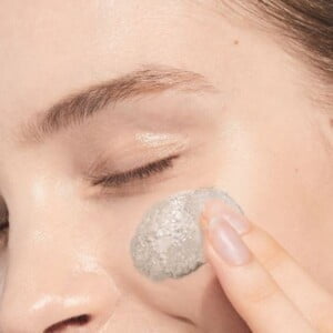 ISNTREE Real Mugwort Clay Mask 100ml - Maschera esfoliante 8 ISNTREE Real Mugwort Clay Mask 100ml - Maschera esfoliante