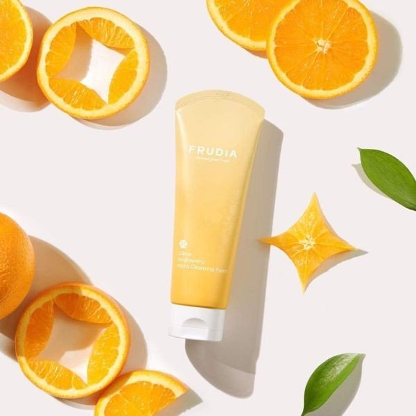 FRUDIA Citrus Brightening Micro Cleansing Foam 145ml 4 FRUDIA Citrus Brightening Micro Cleansing Foam 145ml - Detergente Viso