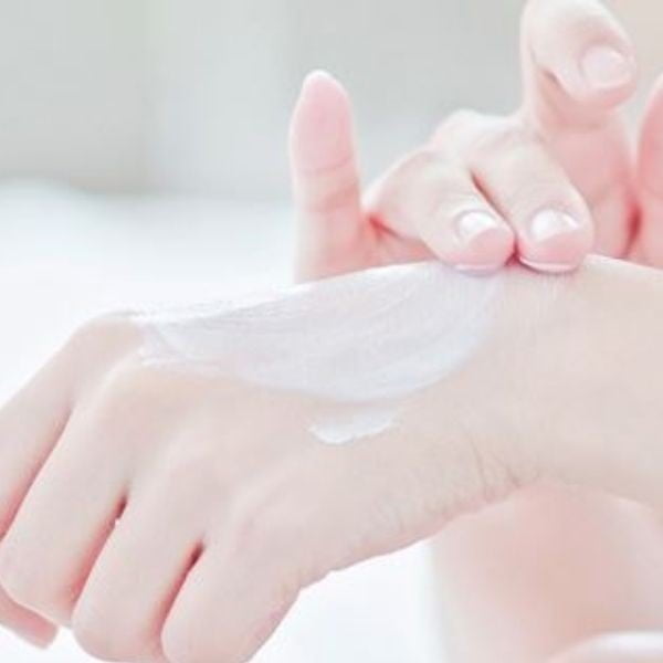 ISNTREE Hyaluronic Acid Watery Sun Gel SPF 50+ PA ++++ 50ml - Protezione solare 5 ISNTREE Hyaluronic Acid Watery Sun Gel SPF 50+ PA ++++ 50ml - Protezione solare