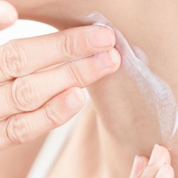 ISNTREE Hyaluronic Acid Watery Sun Gel SPF 50+ PA ++++ 50ml - Protezione solare 2 ISNTREE Hyaluronic Acid Watery Sun Gel SPF 50+ PA ++++ 50ml - Protezione solare