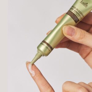 LADOR Snail Sleeping Hair Ampoule 1x20ml - Maschera per capelli 3 LADOR Snail Sleeping Hair Ampoule texture
