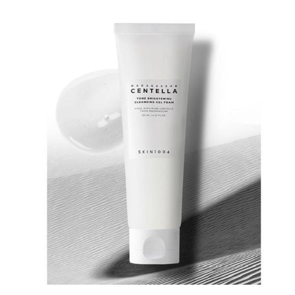 SKIN1004 Madagascar Centella Tone Brightening Cleansing Gel Foam 150ml 3 SKIN1004 Madagascar Centella Tone Brightening Cleansing Gel Foam 150ml - Detergente viso