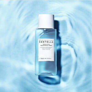 SKIN1004 Madagascar Centella Hyalu-Cica Brightening Toner 210ml 3 SKIN1004 Madagascar Centella Hyalu-Cica Brightening Toner 210ml - Tonico Viso