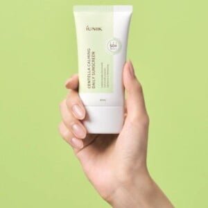 iUNIK Centella Calming Daily Sunscreen SPF 50+ PA++++ 60ml - Protezione solare