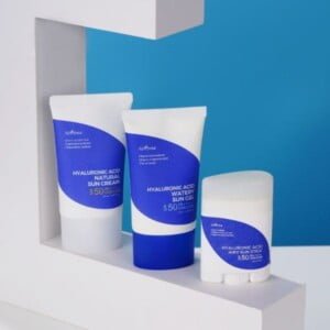 ISNTREE Hyaluronic Acid Airy Sun Stick SPF 50+ PA ++++ 22g 9 ISNTREE Hyaluronic Acid Airy Sun Stick SPF 50+ PA ++++ 22g - Stick solare