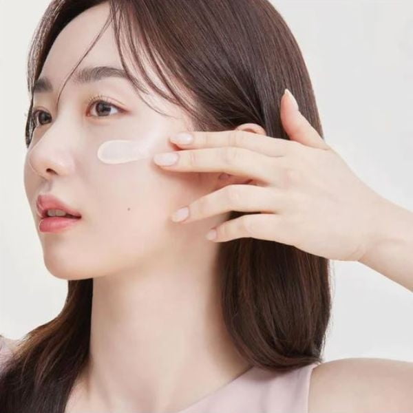 NUMBUZIN No.3 Porcelain Base-skip Tone Up Beige spf50+ pa++++ 50ml 4 NUMBUZIN No.3 Porcelain Base-skip Tone Up Beige spf50+ pa++++ 50ml - Fondotinta BB primer