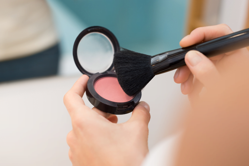 Blush: come si applica, dove e quale scegliere 3 blush