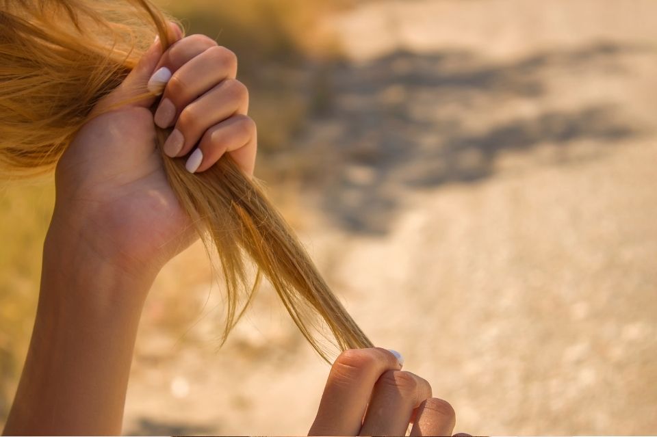 La Cheratina: soluzione ai capelli sfibrati con prodotti professionali 2 capelli secchi sfibrati