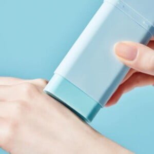 TOCOBO Cotton Soft Sun Stick SPF50+ PA++++ 19g 8 TOCOBO Cotton Soft Sun Stick SPF50+ PA++++ 19g - Stick solare