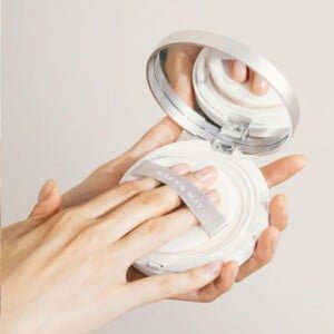 MARY & MAY Vegan Niacinamide Panthenol Sun Cushion SPF50+/PA++++ 25g - Cushion solare 11 MARY & MAY Vegan Niacinamide Panthenol Sun Cushion SPF50+/PA++++ 25g - Cushion solare