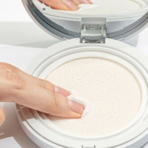 MARY & MAY Vegan Niacinamide Panthenol Sun Cushion SPF50+/PA++++ 25g - Cushion solare 9 MARY & MAY Vegan Niacinamide Panthenol Sun Cushion SPF50+/PA++++ 25g - Cushion solare