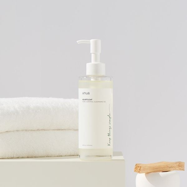 ANUA Heartleaf Pore Control Cleansing Oil 200ml 4 ANUA Heartleaf Pore Control Cleansing Oil 200ml - Olio struccante