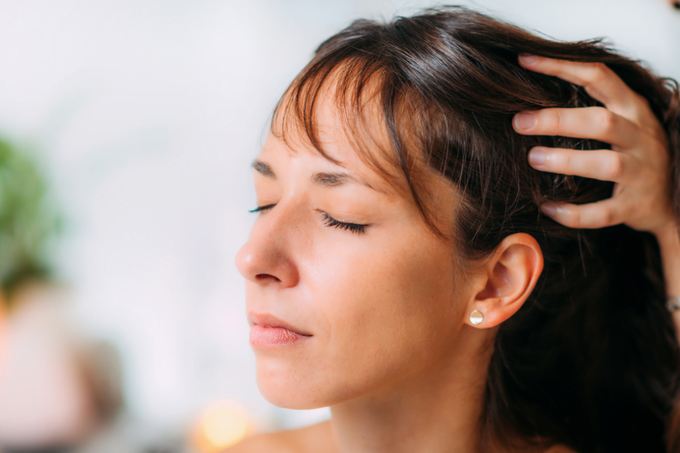 Hair Oiling: cos’è e come si fa 1 hair oiling cosa e