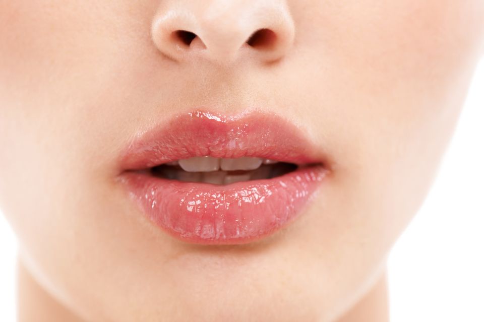 Glossy Lips: labbra idratate e rimpolpate con e senza make up 9 natural glossy lips