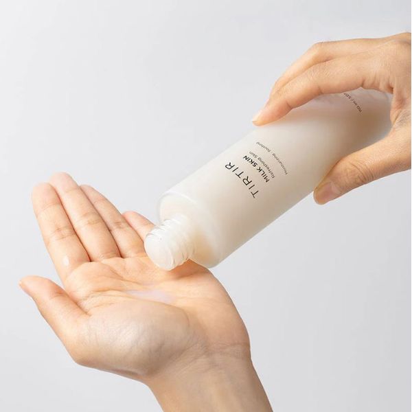 TIRTIR Milk Skin Toner 150ml 2 TIRTIR Milk Skin Toner texture