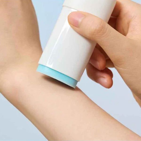SKIN1004 Madagascar Centella Hyalu-Cica Silky-fit Sun Stick SPF50+ PA++++ 20g 3 SKIN1004 Madagascar Centella Hyalu-Cica Silky-fit Sun Stick SPF50+ PA++++ finish