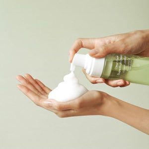 PURITO SEOUL Clear Code Superfruit Cleanser 150ml 9 PURITO SEOUL Clear Code Superfruit Cleanser texture