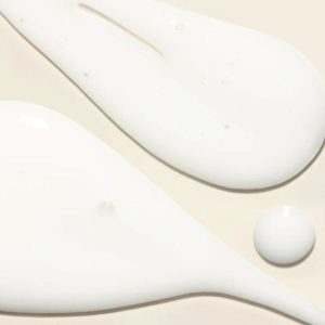 HARUHARU WONDER Black Rice Night Knight Retinol Serum texture 2