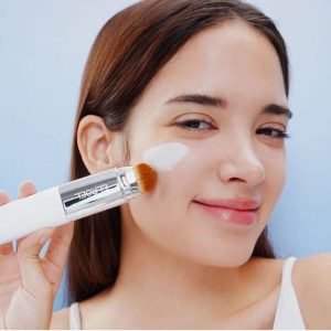 ELROEL Blanc Cover Cream Stick Foundation Light 13g 14 ELROEL Blanc Cover Cream Stick Foundation texture