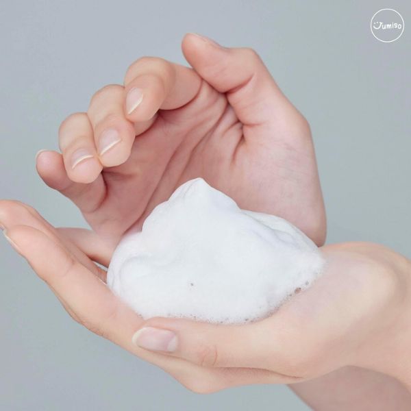 JUMISO Pore-Purifying Salicylic Acid Foaming Cleanser 120g 4 JUMISO Pore-Purifying Salicylic Acid Foaming Cleanser texture