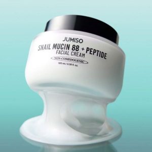 JUMISO Snail Mucin 88 + Peptide Facial Cream texture