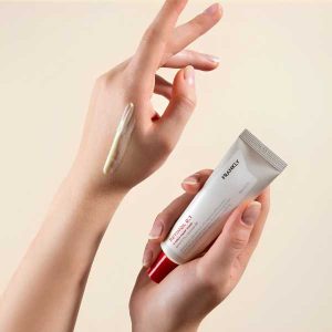 FRANKLY Retinol 0.1% Cream 30ml 11 FRANKLY Retinol 0.1% Cream texture