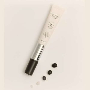 HEVEBLUE Black Yuja Bean Lifting Auto Eye Cream texture 2