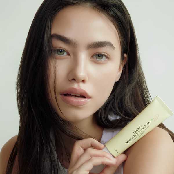 AXIS-Y TXA 2.5% Intensive Brightening Cream 50ml 6 AXIS-Y TXA 2.5% Intensive Brightening Cream finish