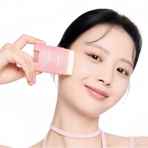 CELIMAX Oil Control Mattifying Sun Stick SPF50+ 19g 9 CELIMAX Oil Control Mattifying Sun Stick SPF50+ texture