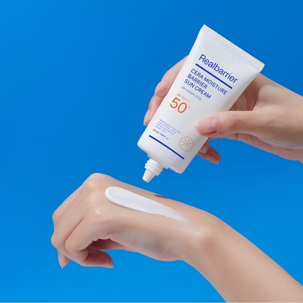 REAL BARRIER Cera Moisture Barrier Sun Cream SPF 50+ PA++++ 50ml 4 REAL BARRIER Cera Moisture Barrier Sun Cream finish