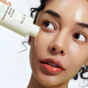 iUNIK Centella Calming Daily Sun Water texture 2